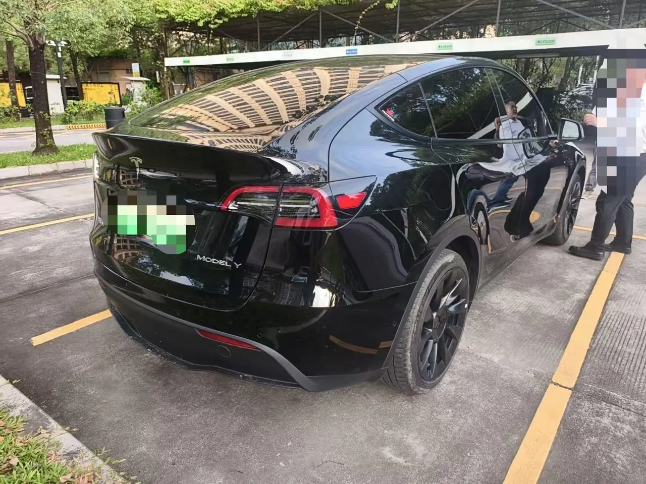 Tesla 2022 Model Y rear-wheel drive version automatic transmission 2