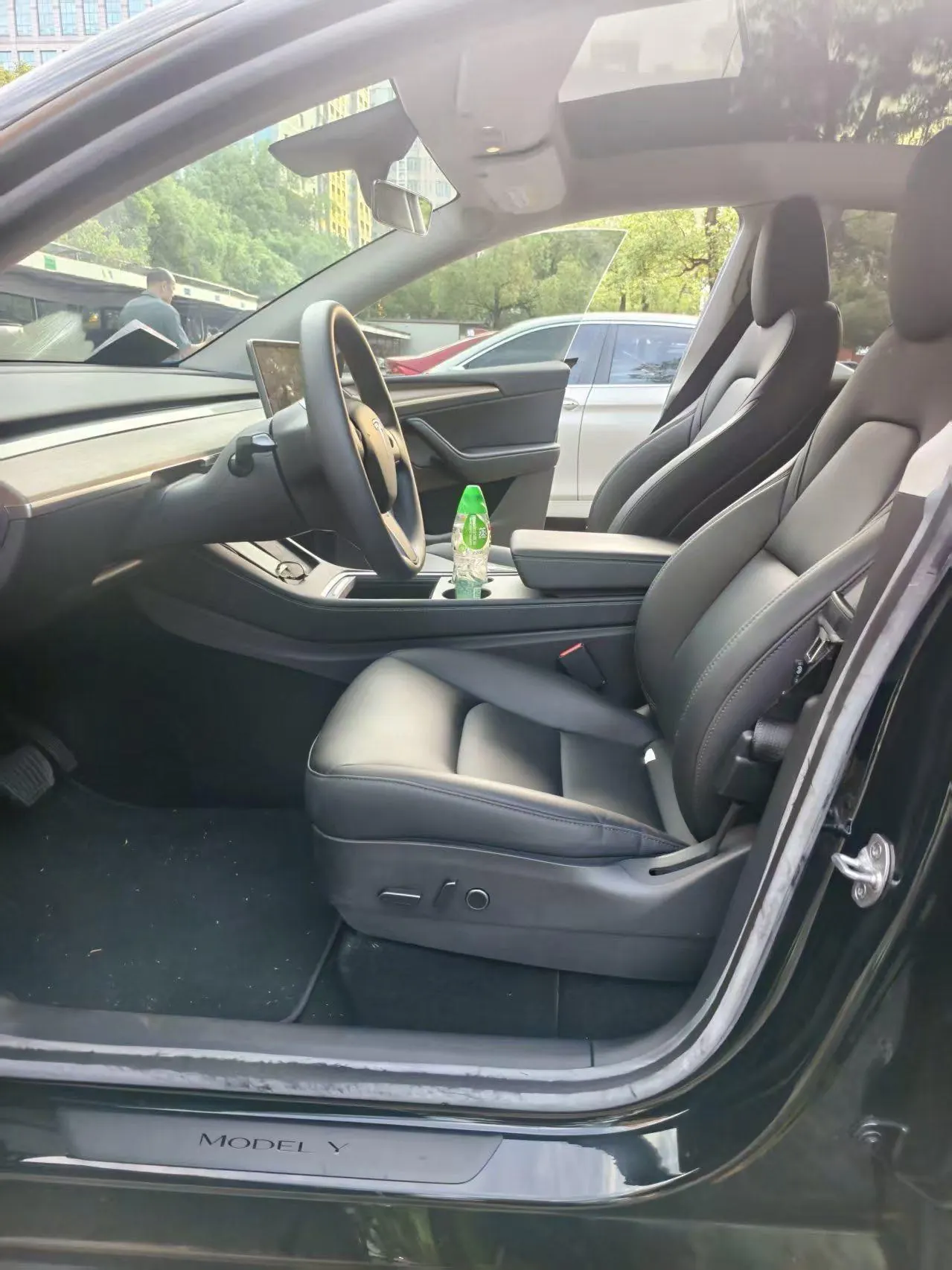 Tesla 2022 Model Y rear-wheel drive version automatic transmission 5