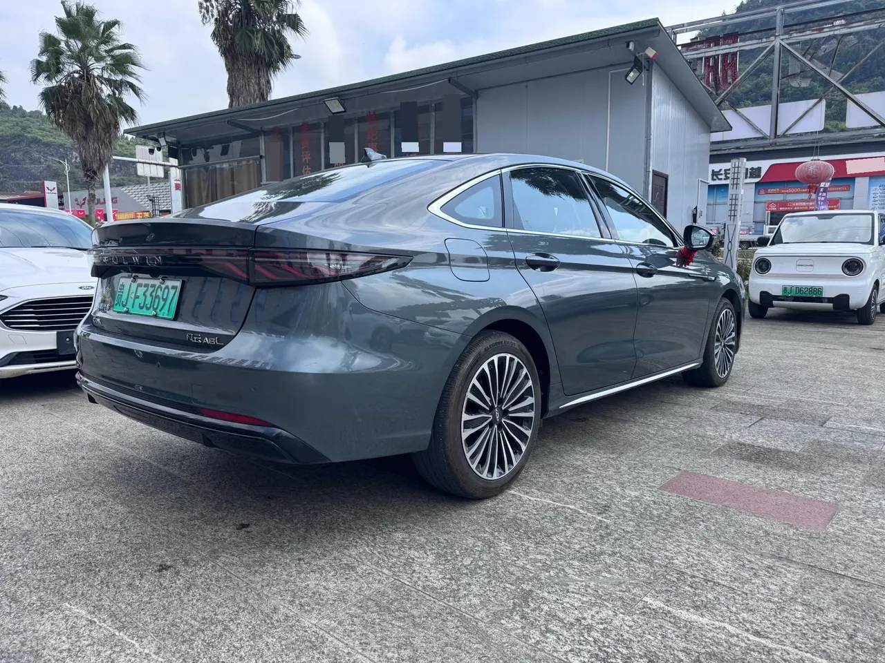 Chery 2025 Fengyun A8 1.5T 145 Luxury Automatic Gear 5