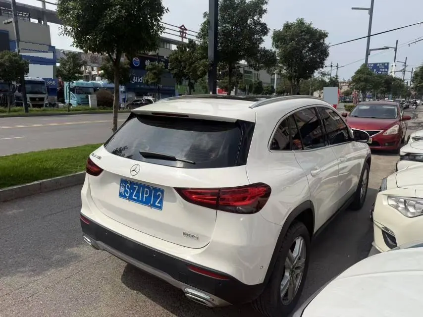 Mercedes Benz 2020 GLA 180 1.3T automatic gear 2
