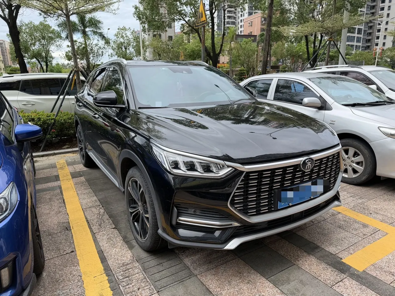 BYD 2020 Song PLUS 1.5T Flagship Automatic Gear 2