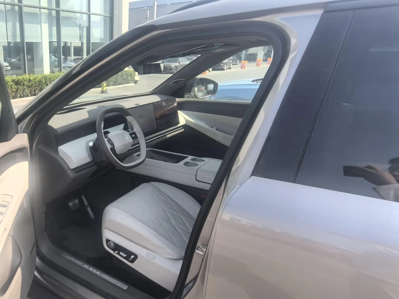 Volkswagen 2026 ID.ERA 9X Ultra 4-wheel drive automatic gear 2