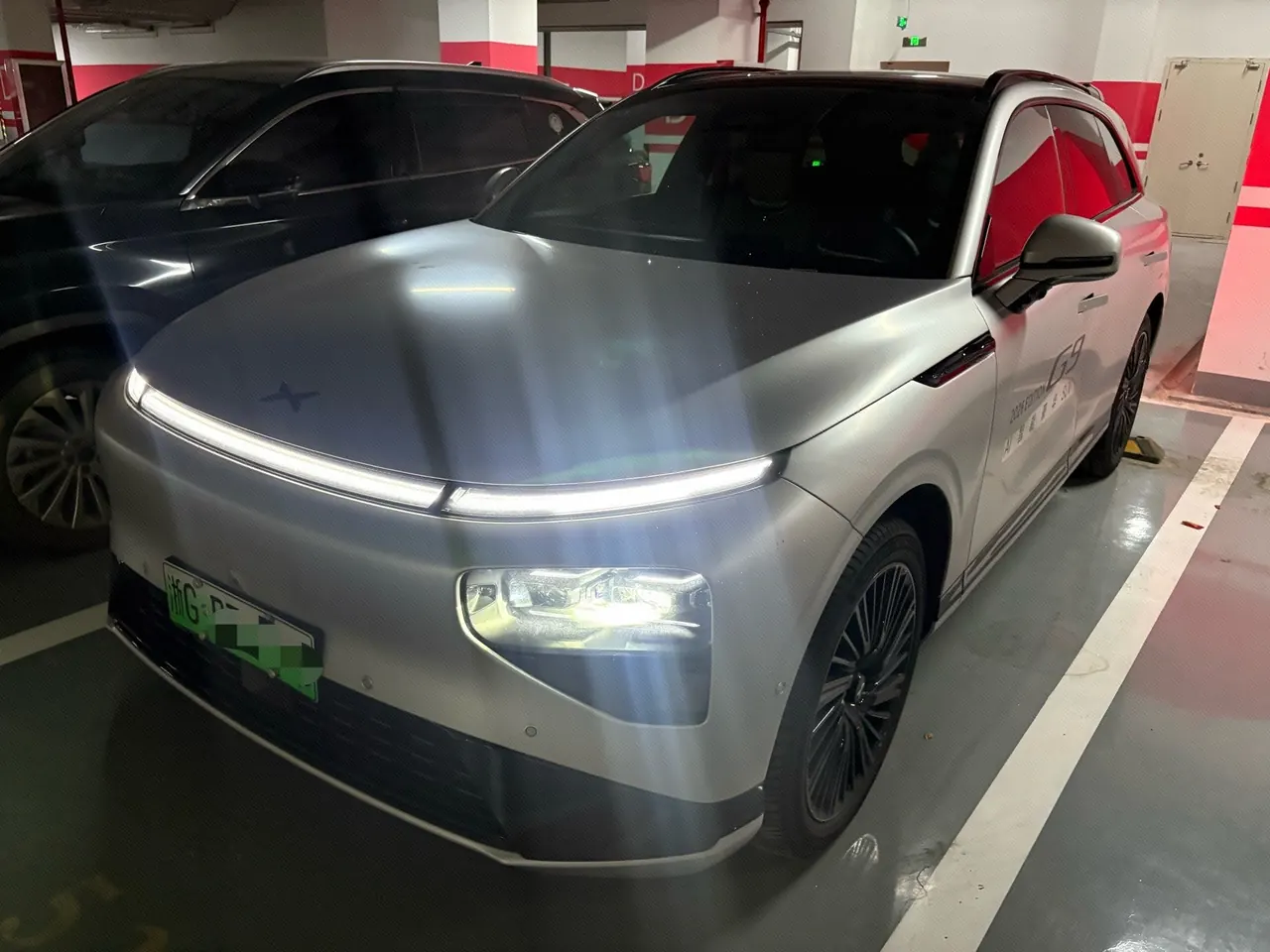 Open image lightbox: Xpeng 2026 G9 725 Max automatic transmission