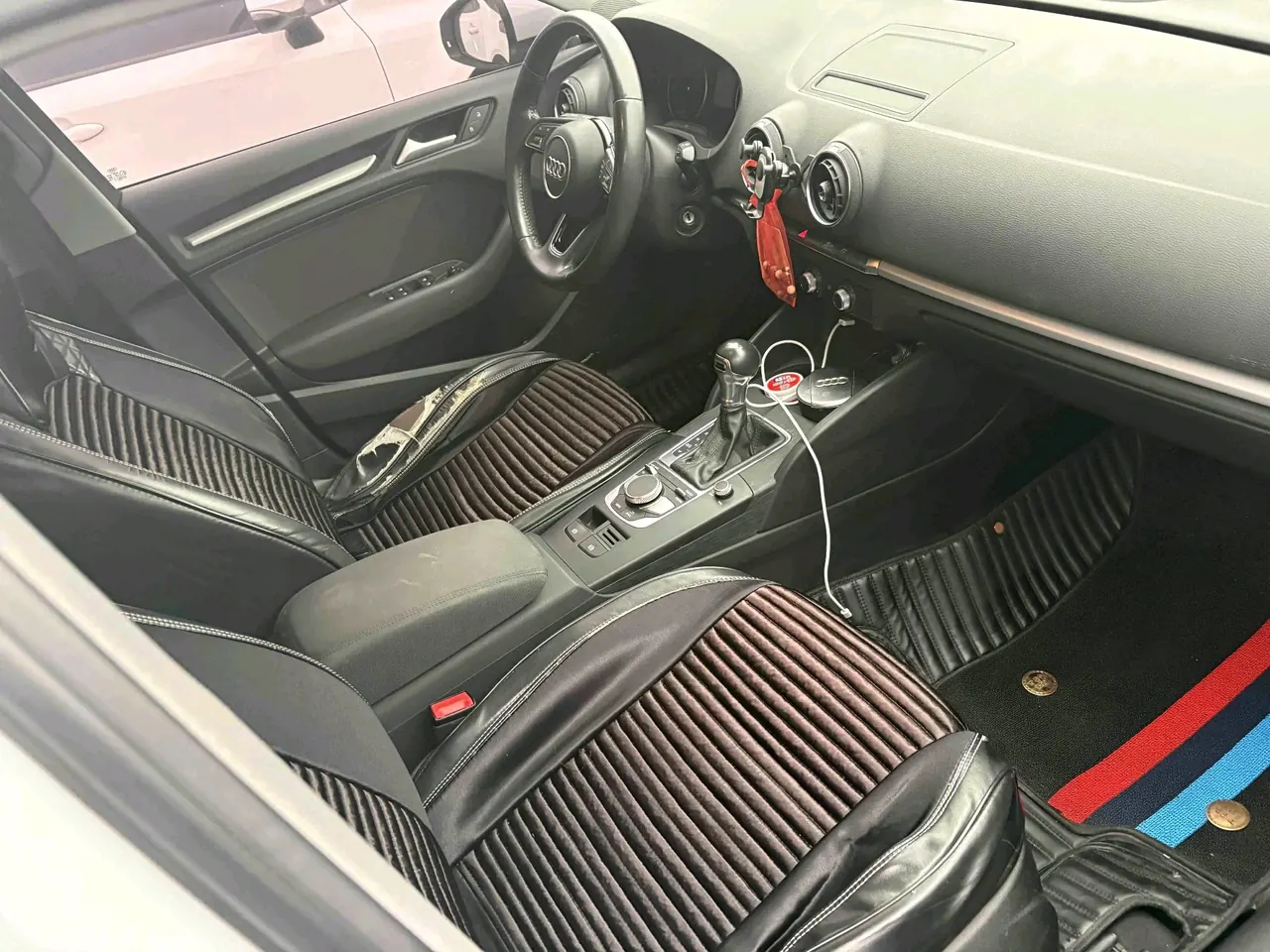 Audi 2020 A3 Limousine 1.4TFSI 35TFSI aggressive automatic gear 3