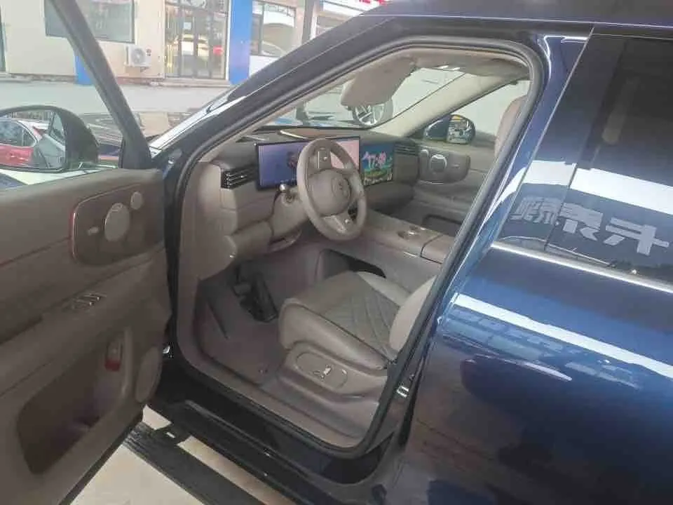 IM 2026 IM LS9 52 Ultra Automatic 3