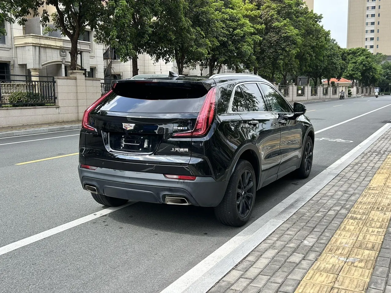 Cadillac 2021 XT4 2.0T 28T Two-Drive Technical Automatic Gear 3