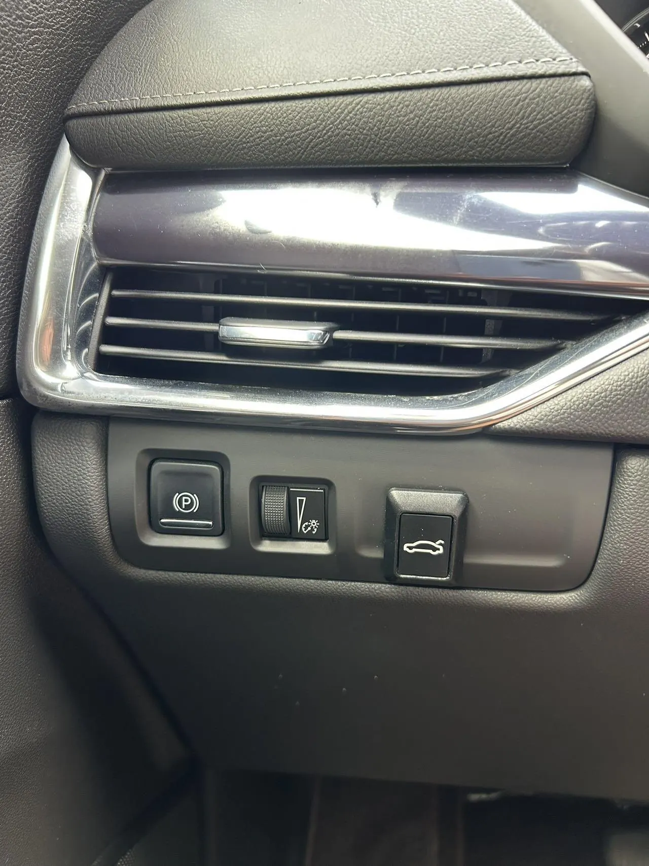Cadillac 2021 XT4 2.0T 28T Two-Drive Technical Automatic Gear 9