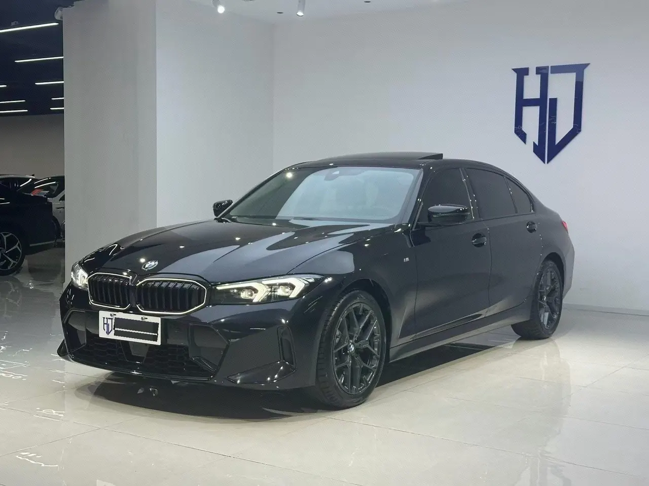 Open image lightbox: BMW 3 Series 2026 330Li 2.0T M Sports Obsidian Night Suit Automatic Gear