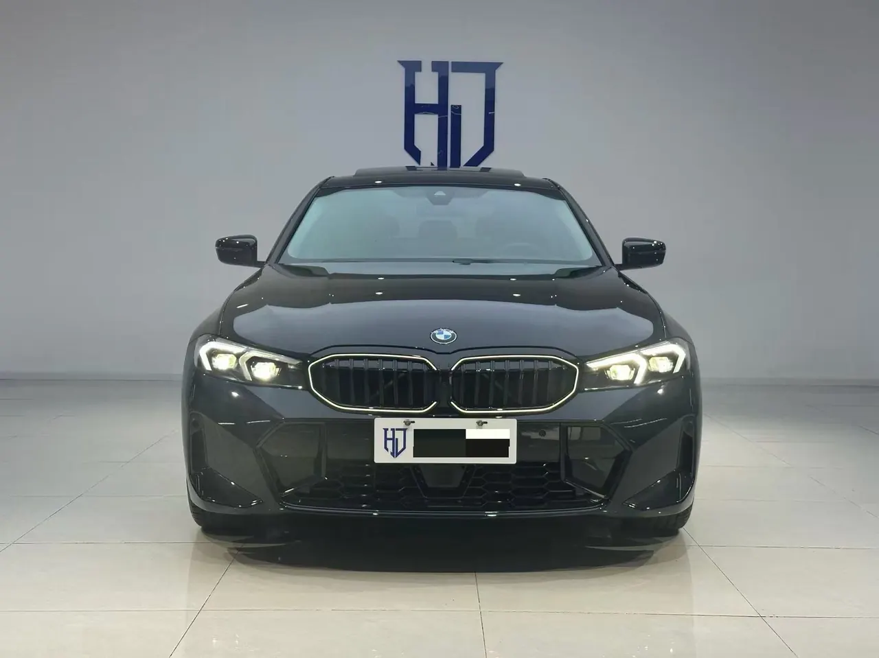 BMW 3 Series 2026 330Li 2.0T M Sports Obsidian Night Suit Automatic Gear 2