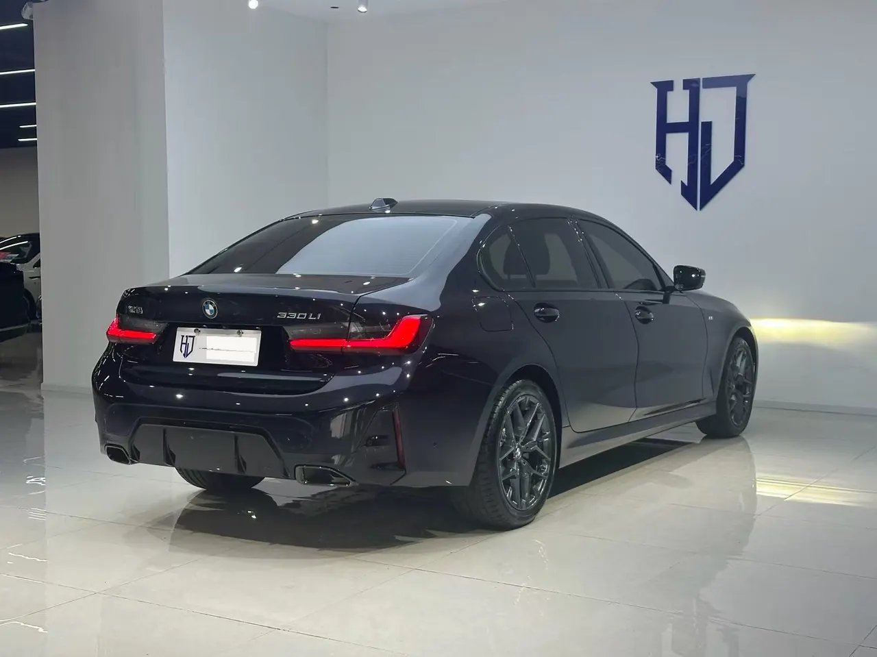 BMW 3 Series 2026 330Li 2.0T M Sports Obsidian Night Suit Automatic Gear 7