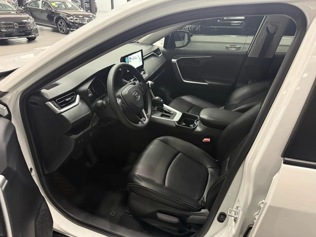 Toyota 2022 RAV4 Rongbo 2.0 Stepless Two-Drive City Edition Automatic Gear 5