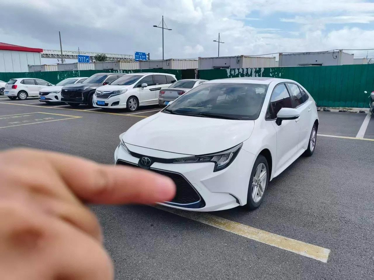 Open image lightbox: Toyota 2022 Lei Ling 1.2T Stepless 185T Technology Edition Automatic Gear