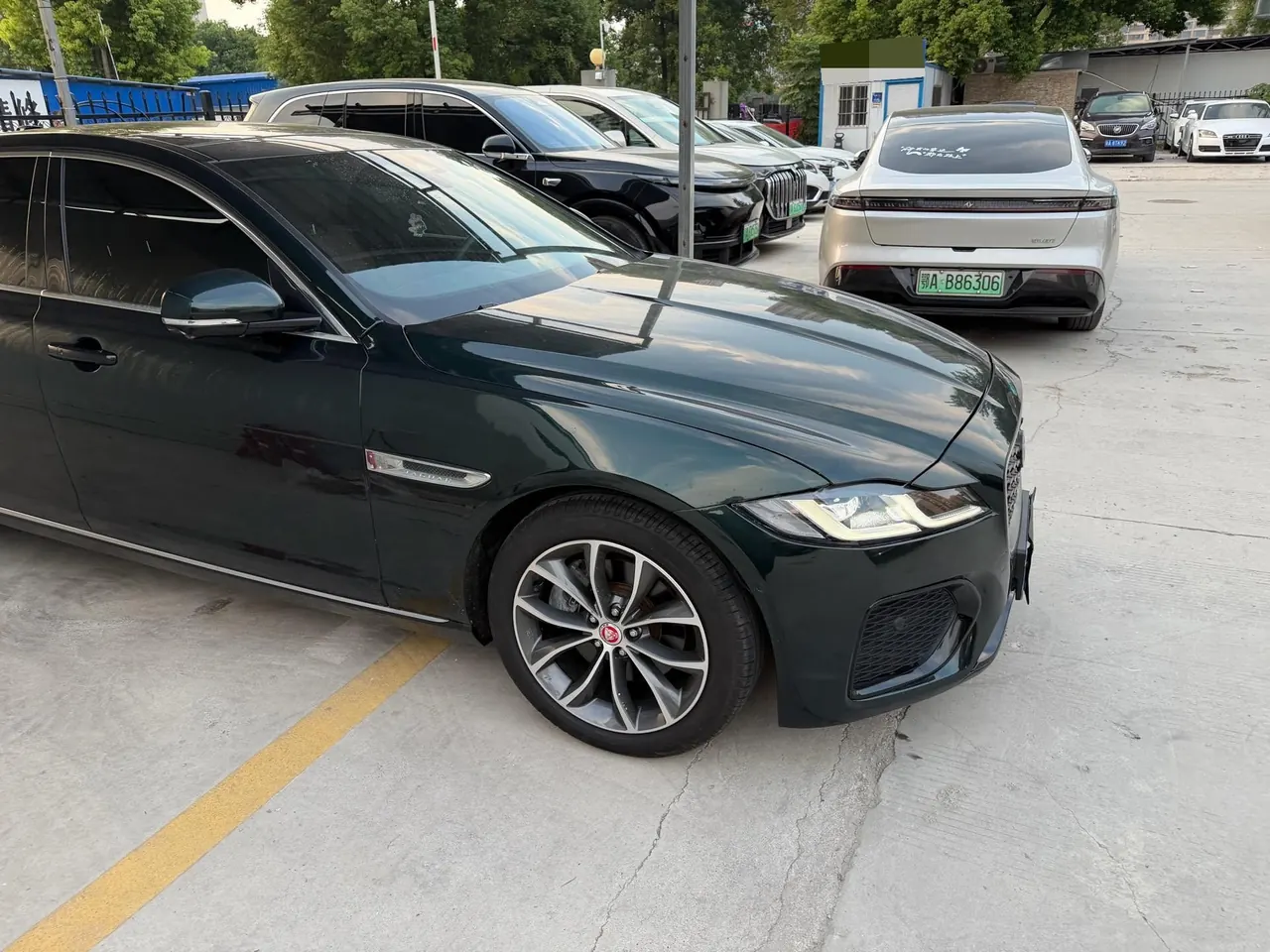 Jaguar 2022 XFL 2.0T P 12500.00g Drive Enjoy Deluxe Edition Automatic Gear 5