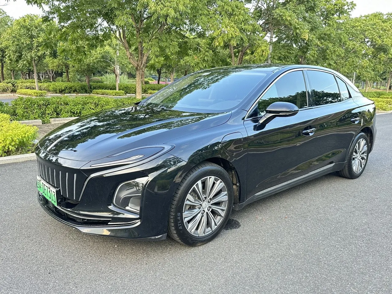 Open image lightbox: HongQi 2022 E-QM5 network about electricity rental version 4 automatic gear
