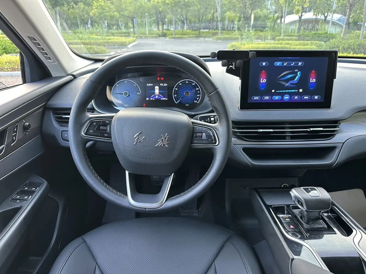 HongQi 2022 E-QM5 network about electricity rental version 4 automatic gear 4