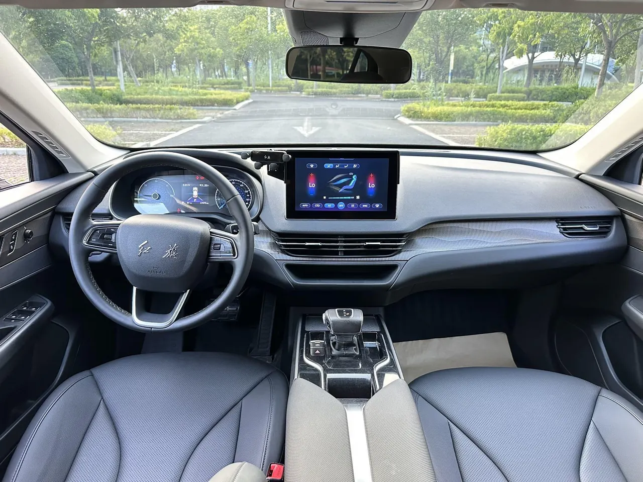 HongQi 2022 E-QM5 network about electricity rental version 4 automatic gear 5