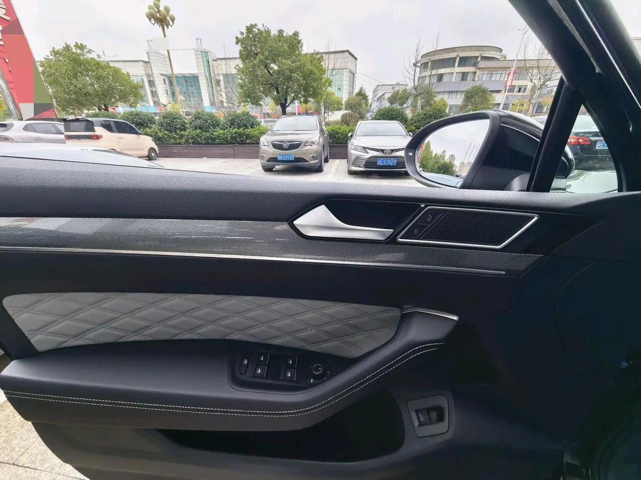 Volkswagen 2023 Magotan 2.0TSI 330TSI 2 million Commemorative Luxury Automatic Gear 4