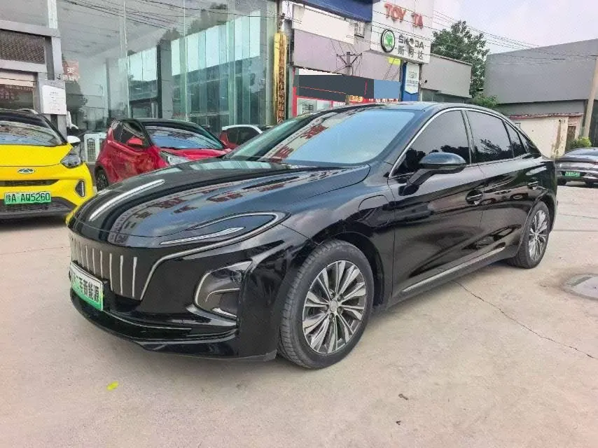 Open image lightbox: HongQi 2023 E-QM 5 560km PLUS automatic gear