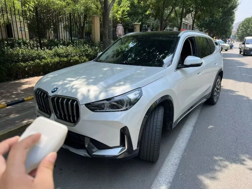 Open image lightbox: BMW 2026 X1 sDrive25Li 2.0T X design set automatic gear