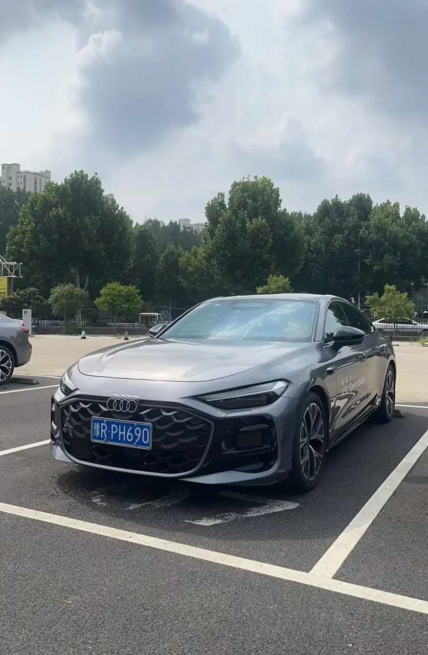 Open image lightbox: Audi 2026 A5L Sportback 2.0TFSI Quattro Smart Collar Automatic