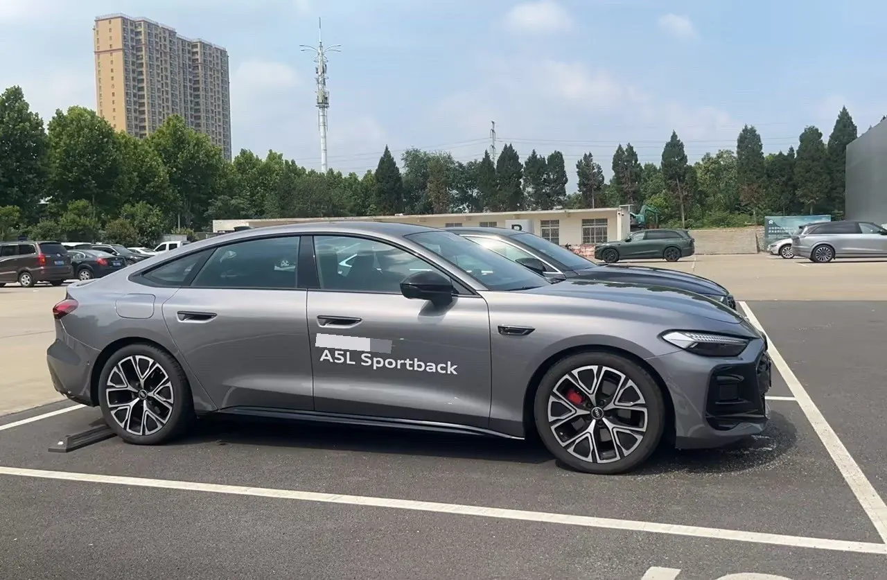 Audi 2026 A5L Sportback 2.0TFSI Quattro Smart Collar Automatic 2