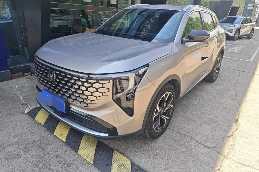 打开图片灯箱：ChangAn 2026 CS55 PLUS 1.5T New Blue Whale Tianzhu Prestige Automatic