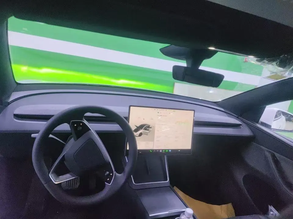 Tesla 2026 Model Y Rear-Wheel-Drive Automatic 4