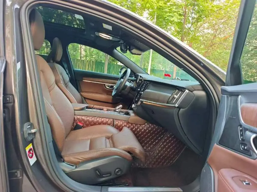 Volvo 2023 S90 48V 2.0T B5 Zhiyuan Deluxe Edition Automatic Gear 4