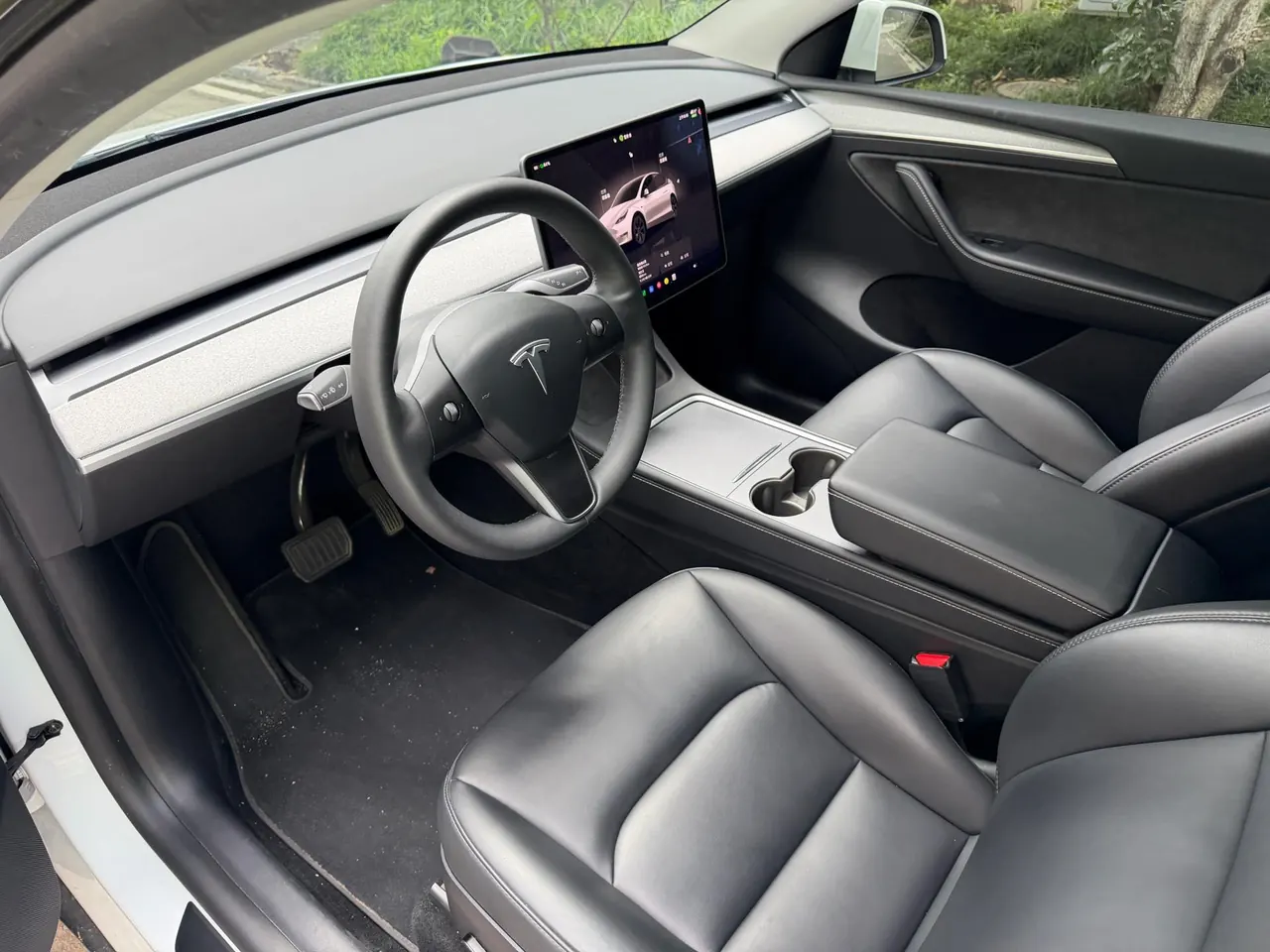 Tesla 2023 Model Y long endurance all-wheel drive version automatic transmission 5
