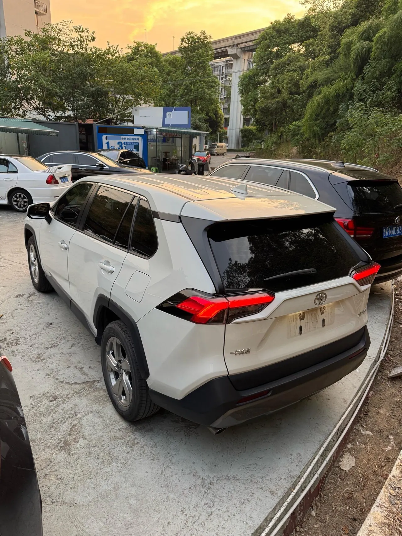 Toyota 2020 RAV4 Rongbo 2.0 Stepless Two-Drive Fashion Edition Automatic Gear 9