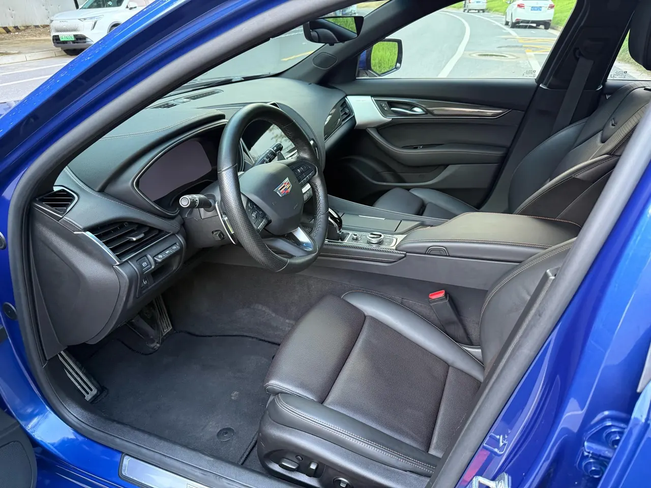 Cadillac 2020 CT5 2.0T 28T Platinum Sports Edition Automatic Gear 5
