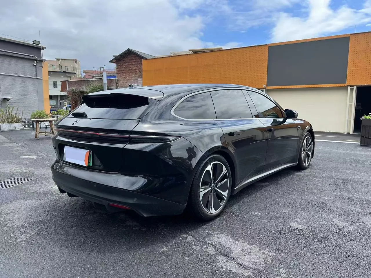 NIO 2023 ET5 75kWh Touring automatic gear 6