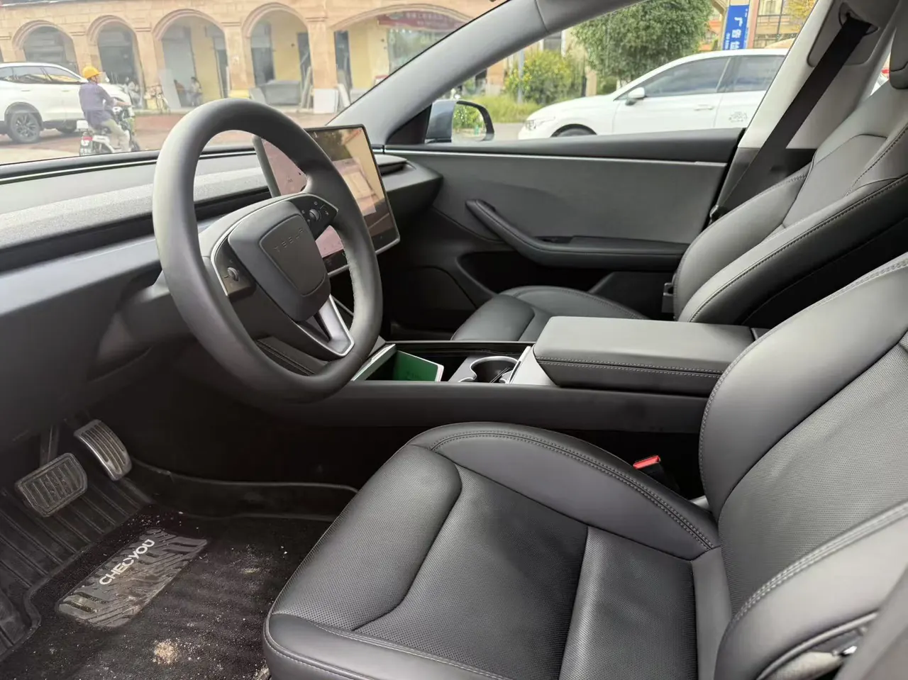 Tesla 2025 Model 3 rear-wheel drive version of automatic transmission 2