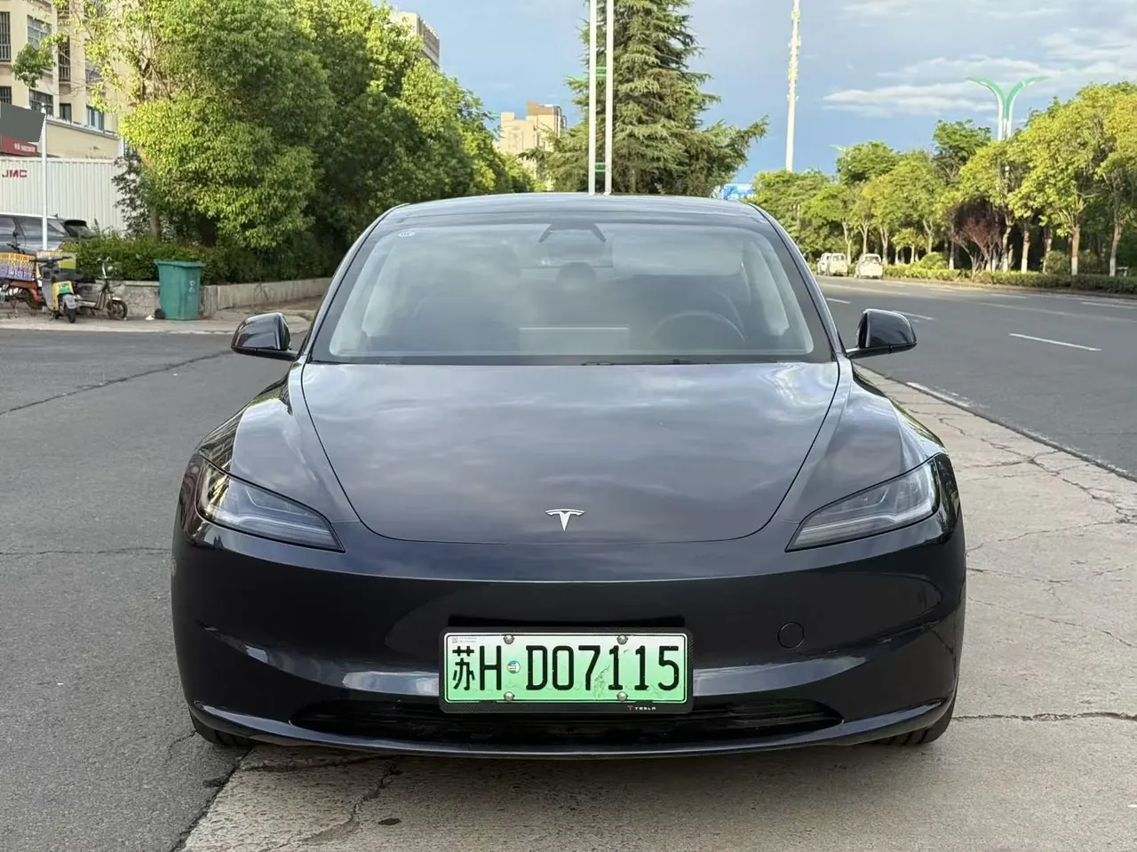 Tesla 2025 Model 3 rear-wheel drive version of automatic transmission 3