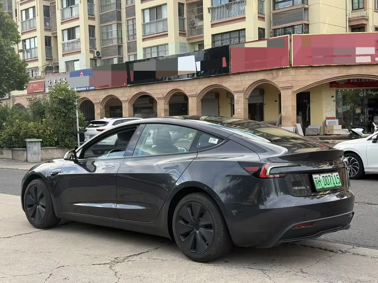 Tesla 2025 Model 3 rear-wheel drive version of automatic transmission 4