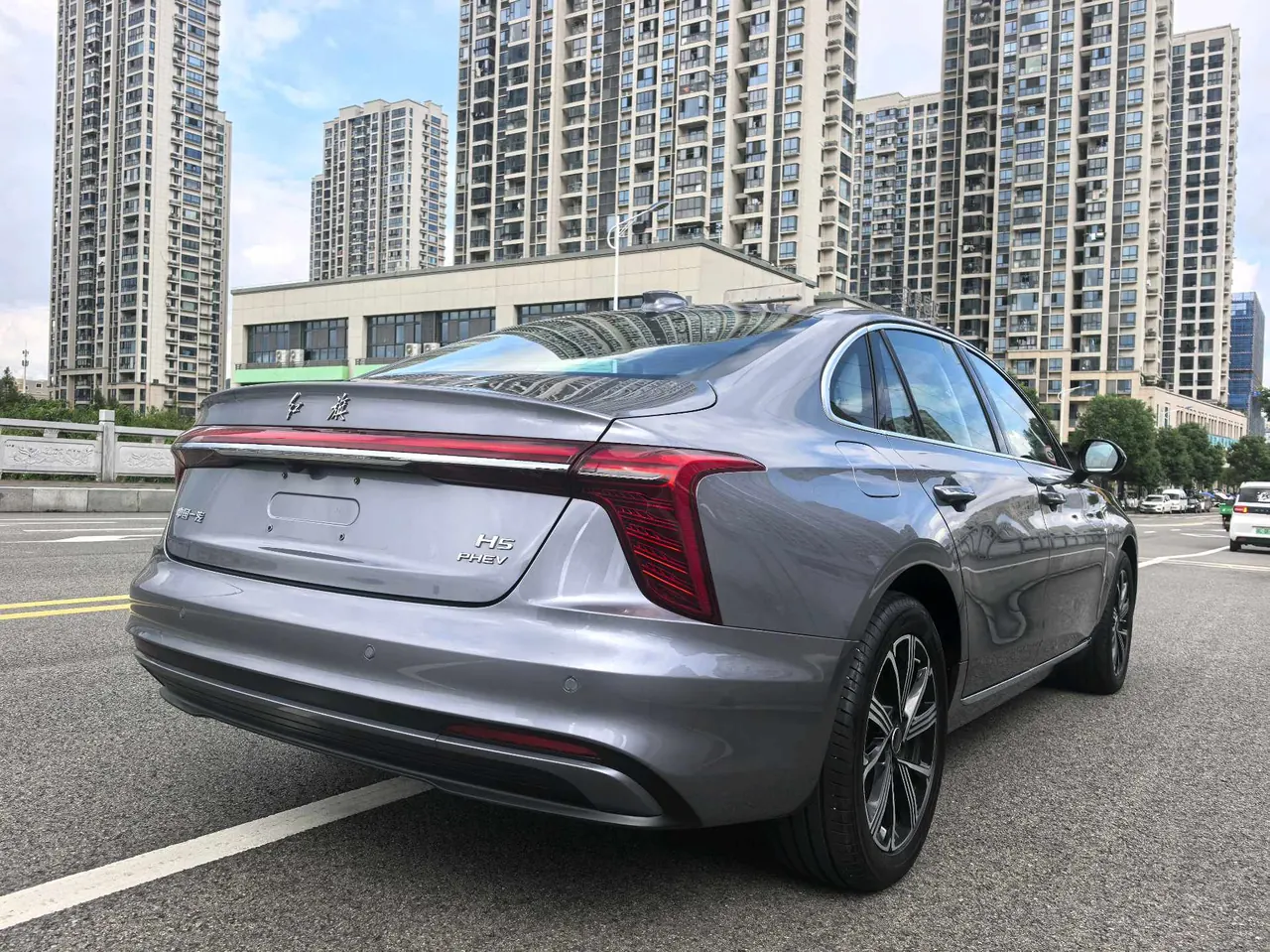 HongQi 2025 H5 PHEV 1.5T 170 Super Hybrid Automatic Gear 5