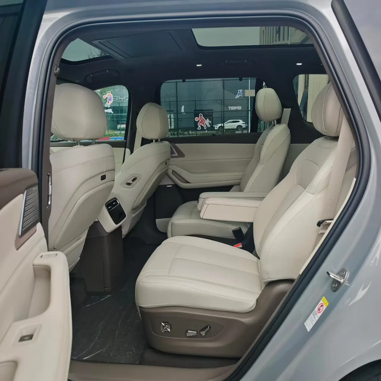 Denza 2025 Denza N8L 2.0T stepless flagship automatic gear 3
