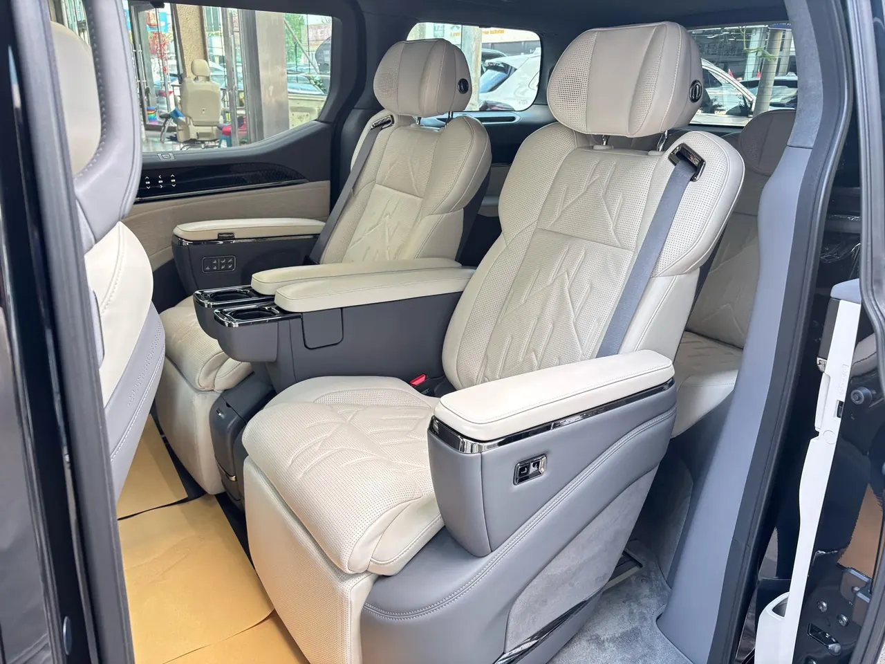 Zeekr 2024 Zeekr 009 six-seat executive version four-wheel drive 108kWh automatic gear 7