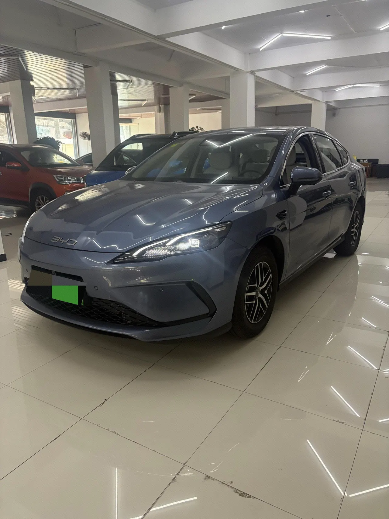 打开图片灯箱:BYD 2025 seals 05 DM-i 1.5 stepless smart driving version 120KM flagship automatic gear