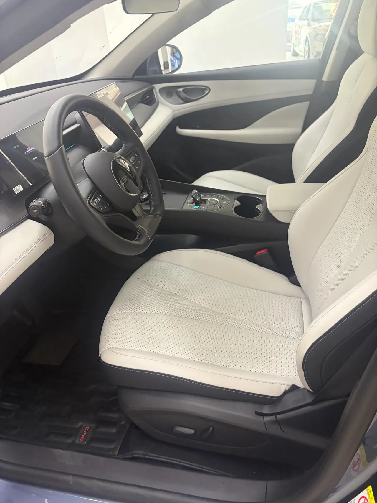 BYD 2025 seals 05 DM-i 1.5 stepless smart driving version 120KM flagship automatic gear 4