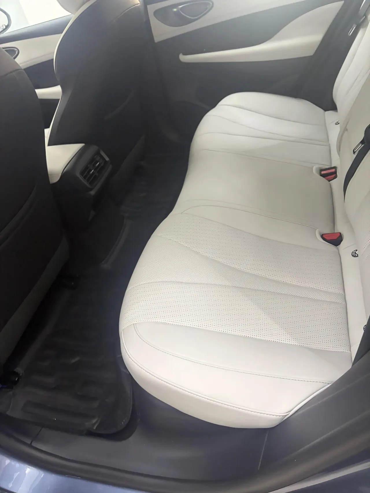BYD 2025 seals 05 DM-i 1.5 stepless smart driving version 120KM flagship automatic gear 6