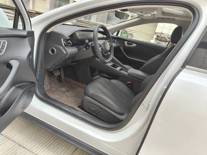 Roewe 2025 D7 DMH 1.5 World Championship Edition Automatic Gear 2