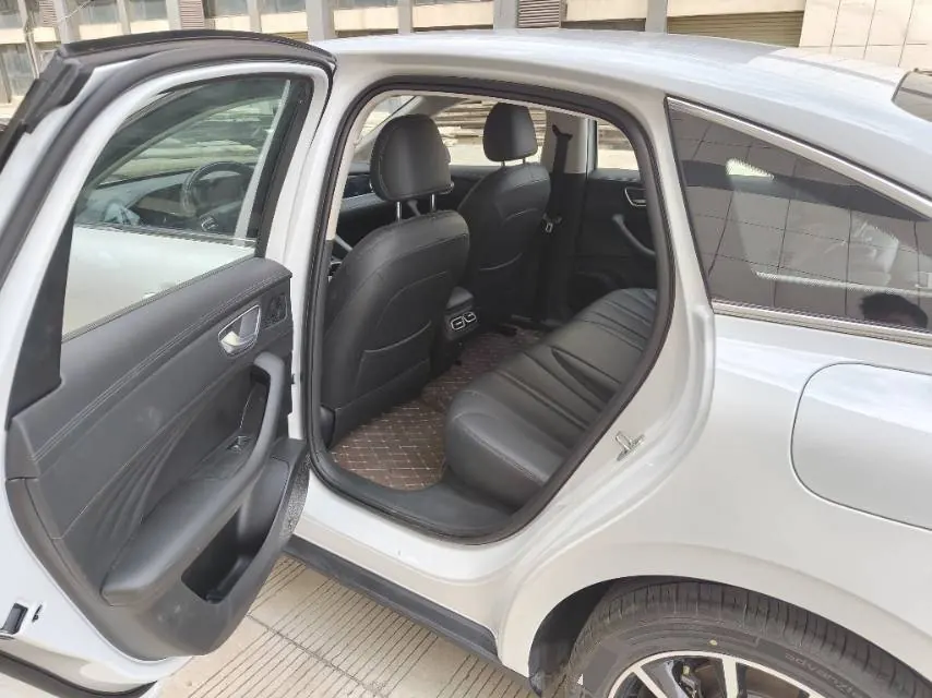 Roewe 2025 D7 DMH 1.5 World Championship Edition Automatic Gear 3
