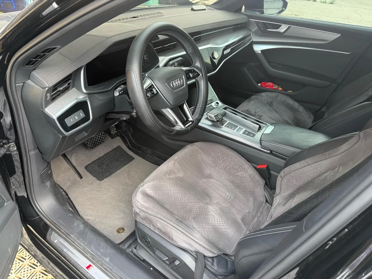 Audi 2022 A6L 2.0TFSI 45TFSI Quattro Selected Elegant Automatic Gear 2
