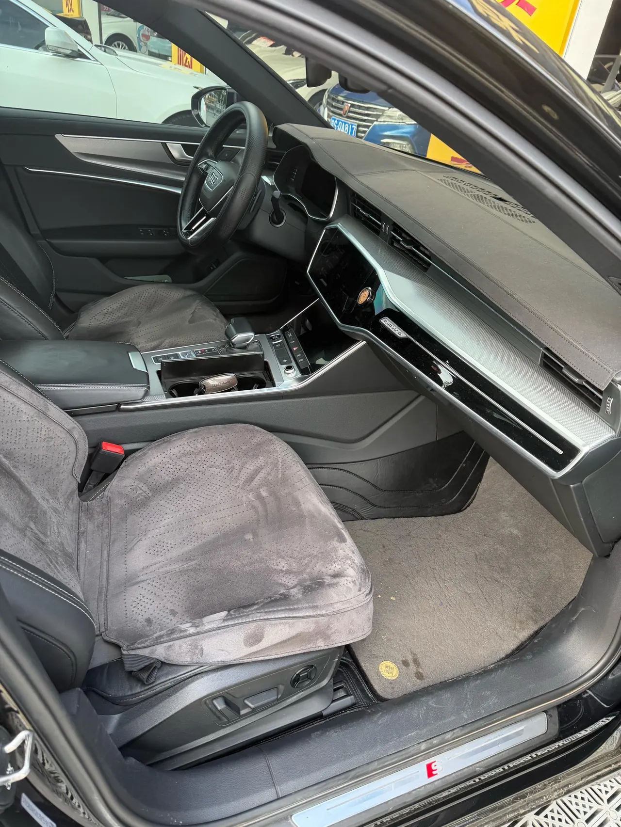 Audi 2022 A6L 2.0TFSI 45TFSI Quattro Selected Elegant Automatic Gear 7