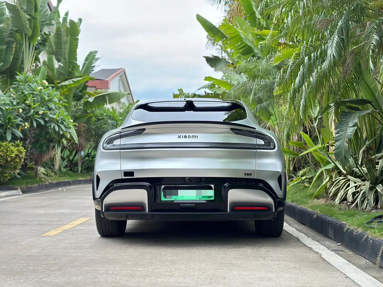 MI 2025 YU7 Long Endurance Four-wheel Drive Pro Edition Automatic Gear 4