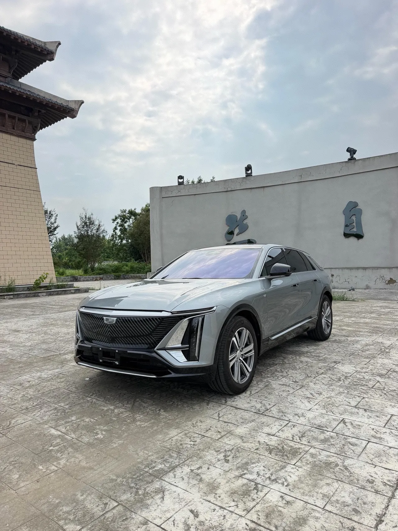 打开图片灯箱:Cadillac 2024 LYRIQ (Sharp Song) Rear Drive Standard Endurance Deluxe Edition Automatic Gear