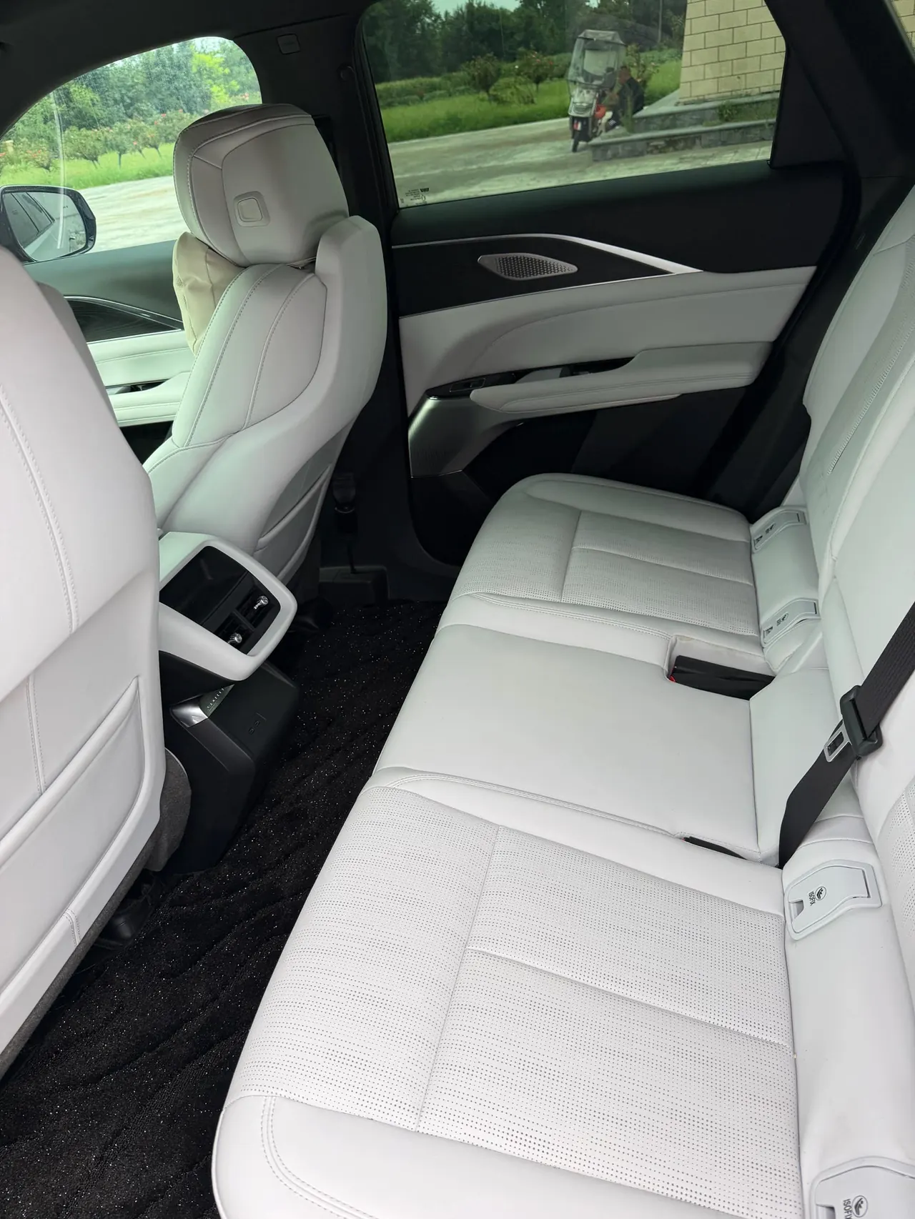 Cadillac 2024 LYRIQ (Sharp Song) Rear Drive Standard Endurance Deluxe Edition Automatic Gear 10