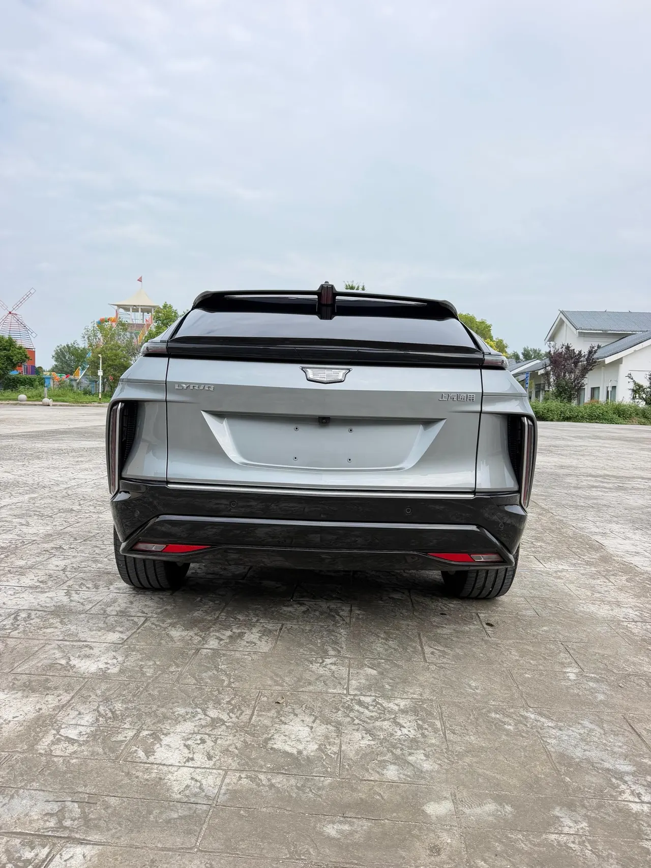Cadillac 2024 LYRIQ (Sharp Song) Rear Drive Standard Endurance Deluxe Edition Automatic Gear 2
