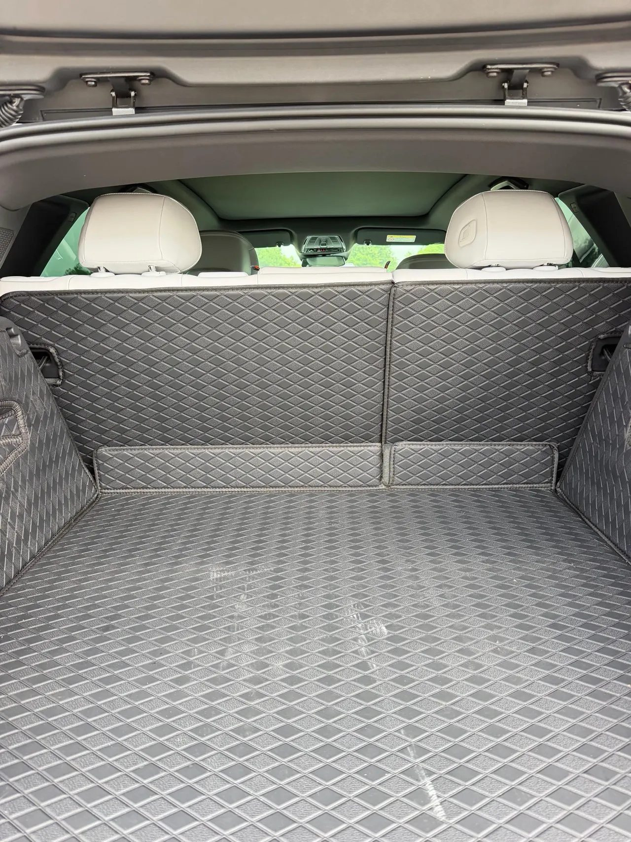Cadillac 2024 LYRIQ (Sharp Song) Rear Drive Standard Endurance Deluxe Edition Automatic Gear 8